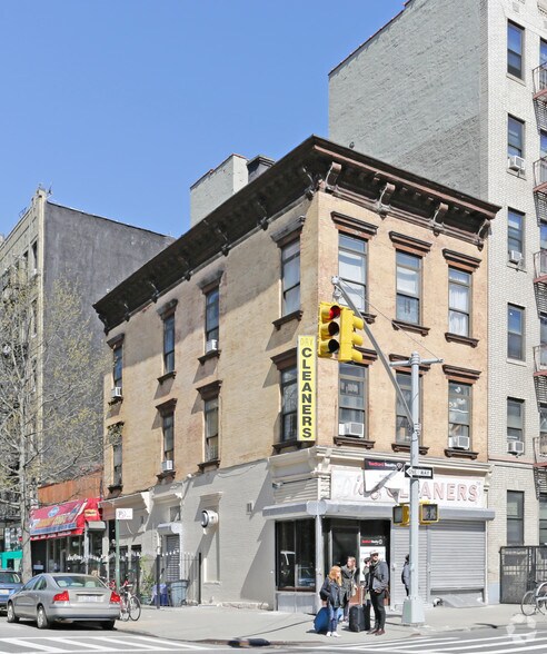 788 Driggs Ave, Brooklyn, NY à louer - Photo principale – Image 1 sur 8