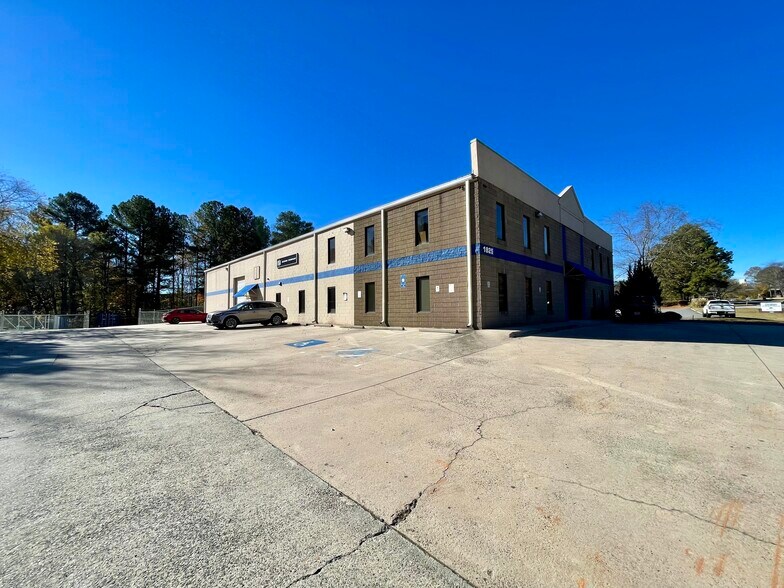 1825 Grassland Pky, Alpharetta, GA à vendre - Photo de l’immeuble – Image 3 sur 10