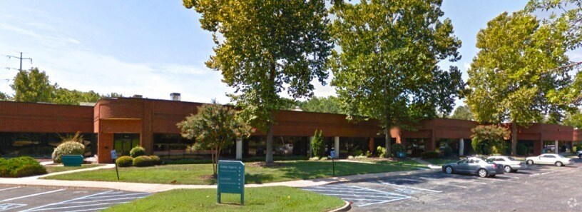 2713 Neil Armstrong Pky, Hampton, VA à louer Photo principale– Image 1 sur 5