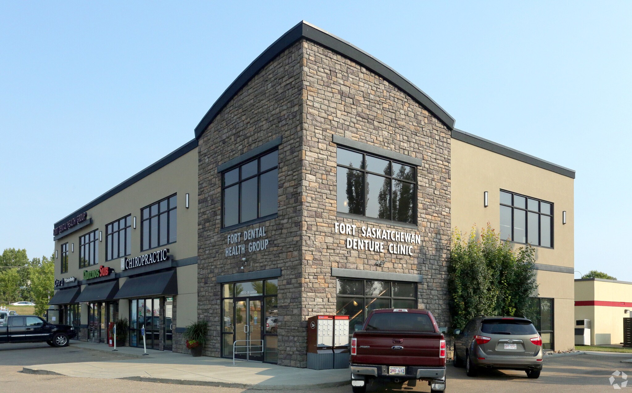 10010 88th Ave, Fort Saskatchewan, AB à louer Photo principale– Image 1 sur 4