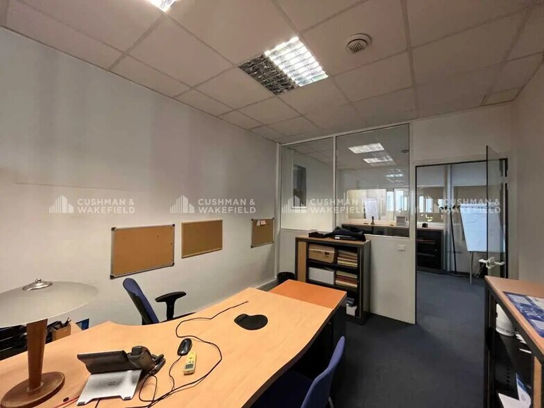 98 Rue De L'Eveche, Marseille à vendre - Photo de l’immeuble – Image 3 sur 11
