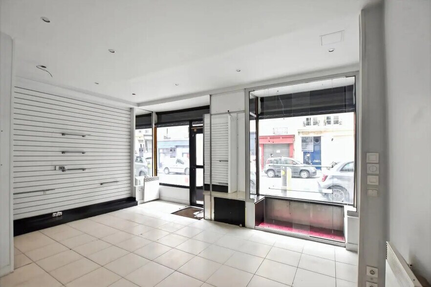Local commercial dans Paris à louer - Photo de l’immeuble – Image 3 sur 5