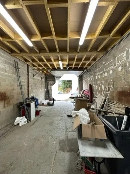 Local d’activités dans Saint-Nom-la-Bretèche à louer - Photo intérieure – Image 3 sur 11