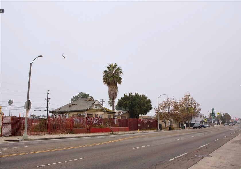1218 W Manchester Ave, Los Angeles, CA à vendre - Photo de l’immeuble – Image 2 sur 9