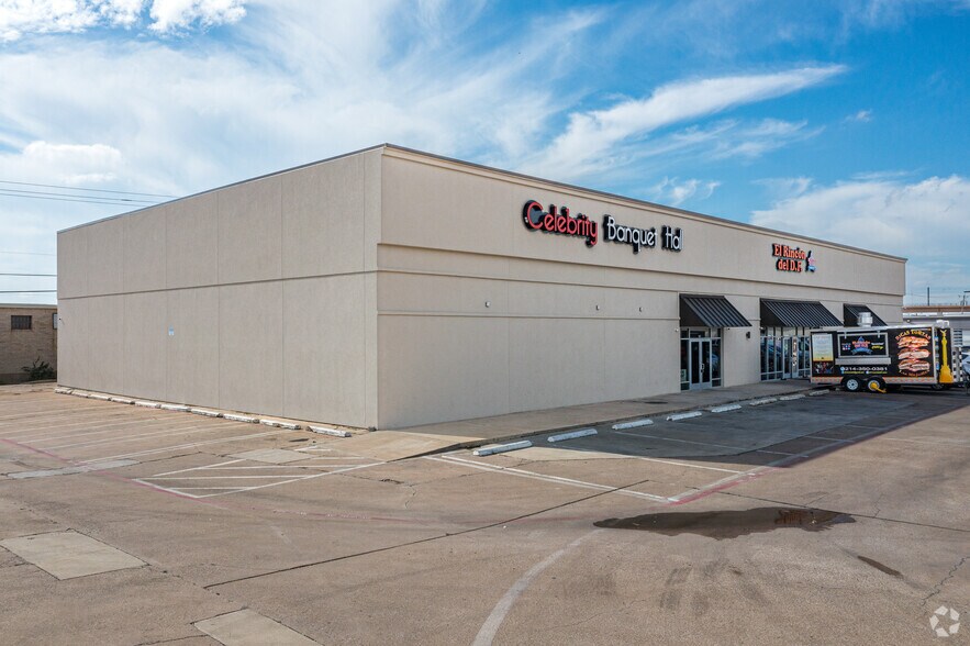 2900 Walnut Hill Ln, Dallas, TX à vendre - Photo de l’immeuble – Image 2 sur 6