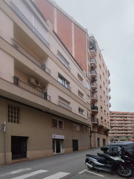 Local commercial dans Barcelone, Barcelona à louer - Photo de l’immeuble – Image 2 sur 2