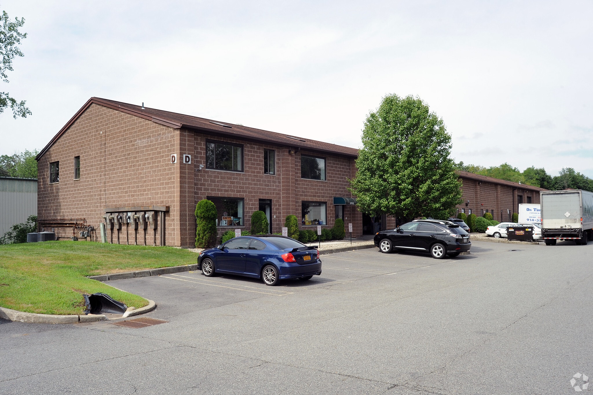 401-405 Spook Rock Rd, Suffern, NY à vendre Photo principale– Image 1 sur 6