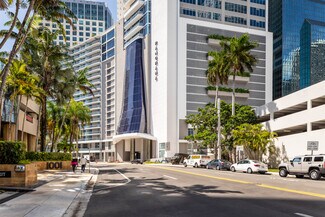 Plus de détails pour 1100 Brickell Bay Dr, Miami, FL - Bureau/Local commercial, Local commercial à louer