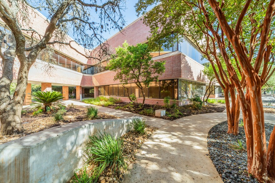 100 Citibank Dr, San Antonio, TX à vendre - Photo de l’immeuble – Image 2 sur 17