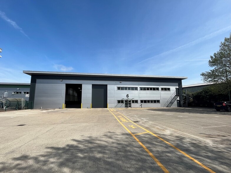 19 Commerce Way, Croydon à louer - Photo principale – Image 1 sur 4