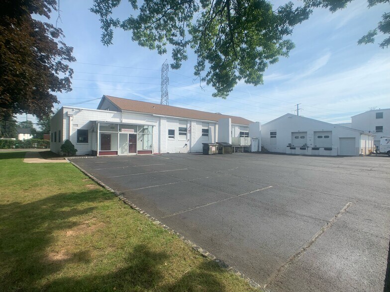 34 Deforest Ave, East Hanover, NJ à louer - Photo de l’immeuble – Image 3 sur 5