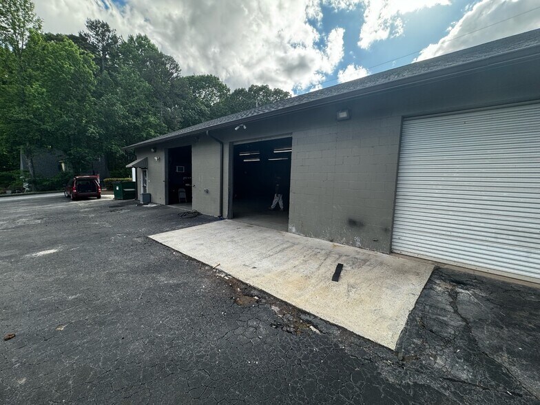 6436 Highway 92, Acworth, GA à louer - Photo de l’immeuble – Image 1 sur 6