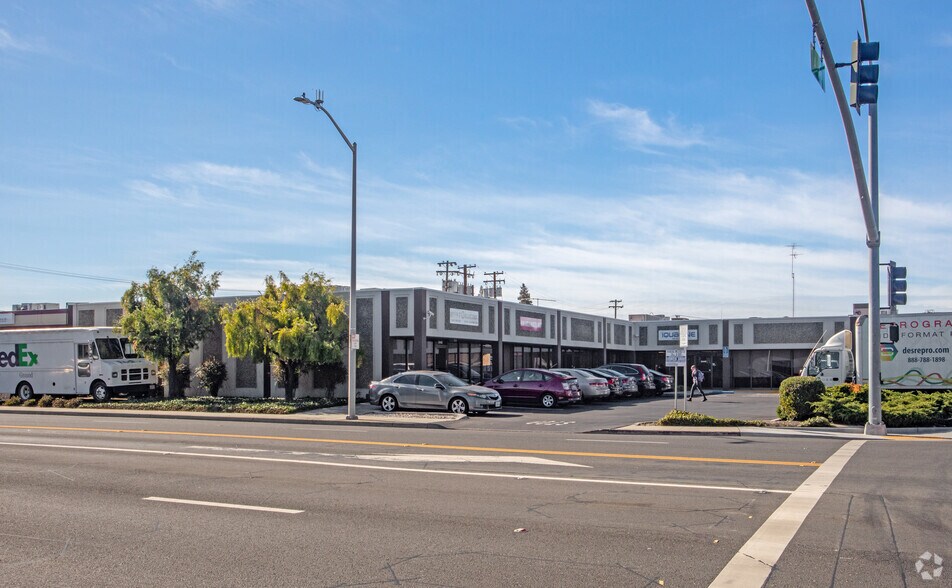 3440-3448 De La Cruz Blvd, Santa Clara, CA à louer - Photo de l’immeuble – Image 2 sur 4