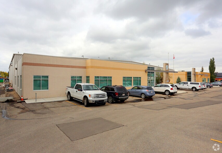 7710-7730 34th St, Edmonton, AB à louer - Photo de l’immeuble – Image 3 sur 13