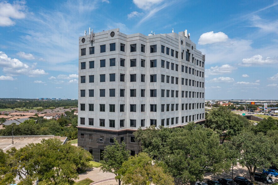 2505 N State Highway 360, Grand Prairie, TX à vendre - Photo de l’immeuble – Image 2 sur 27