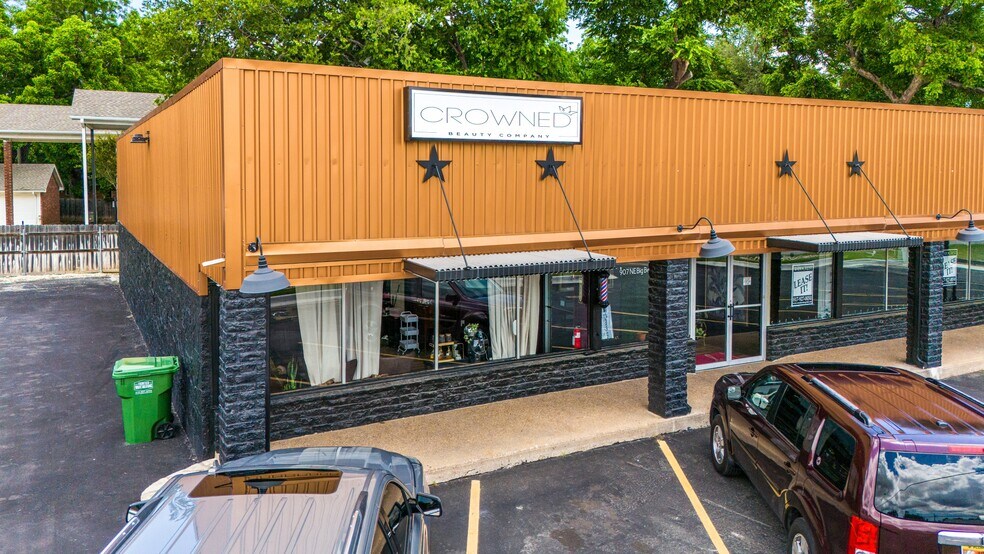 907 Big Bend Trl, Glen Rose, TX à louer - Photo de l’immeuble – Image 2 sur 12