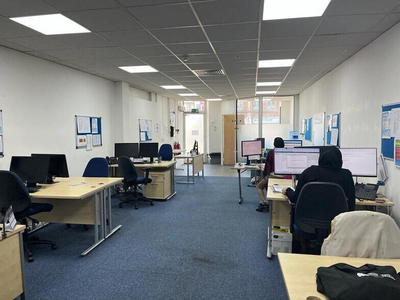 23-25 Bridge St, Pinner à louer - Photo de l’immeuble – Image 3 sur 8