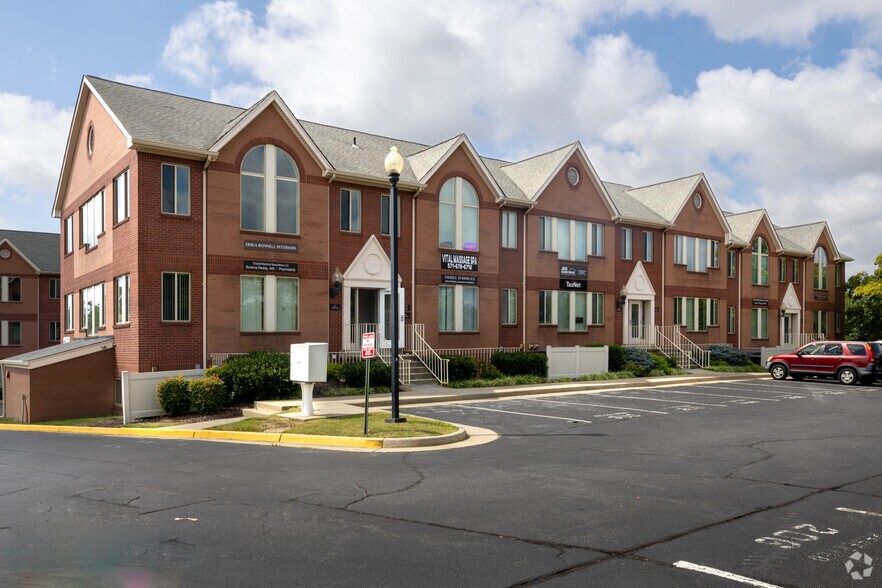 22636 Glenn Dr, Sterling, VA à louer - Photo principale – Image 1 sur 7