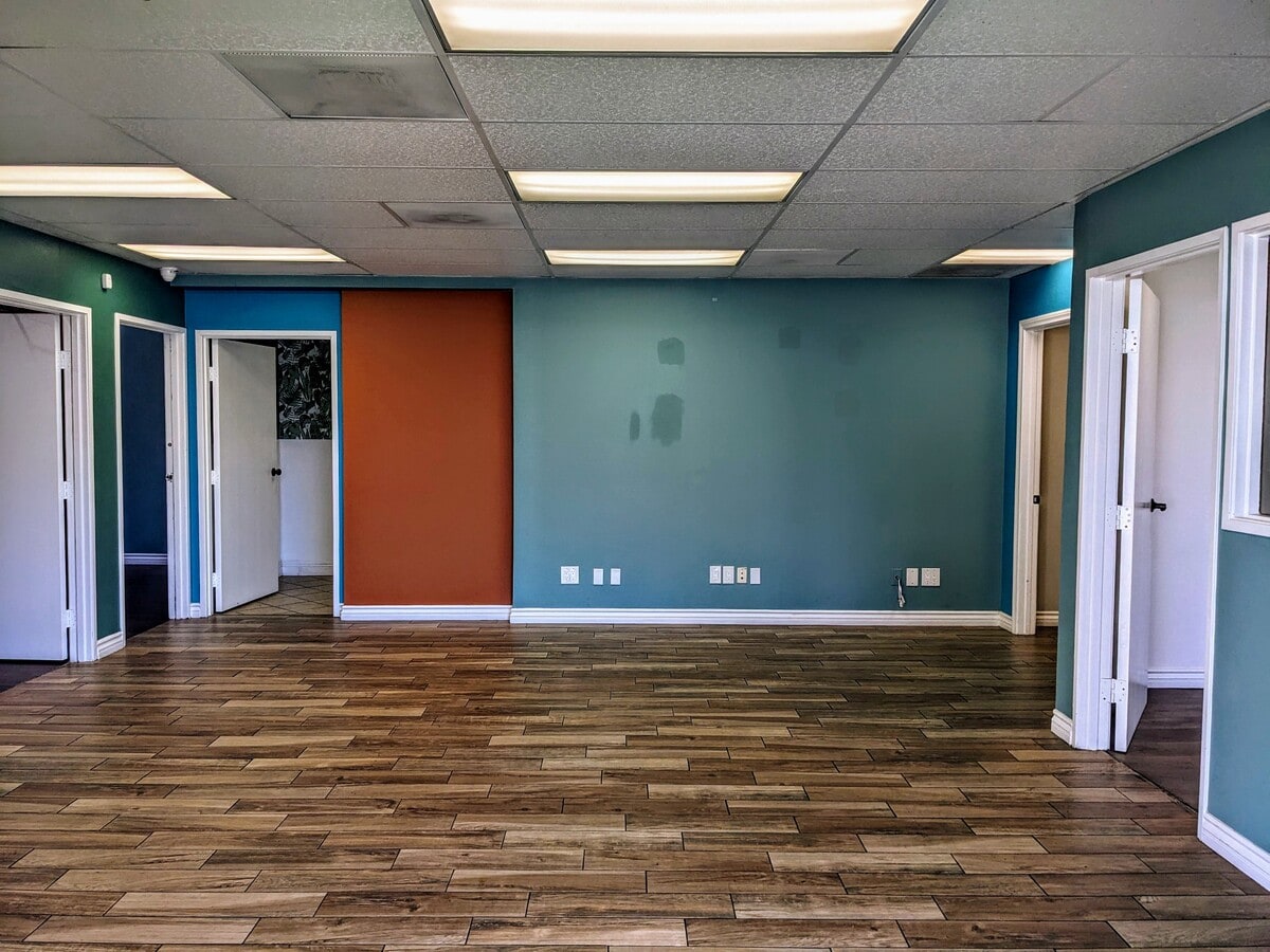 3151 Airway Ave, Costa Mesa, CA 92626 - Lot N1 -  - Photo intérieure - Image 1 of 19