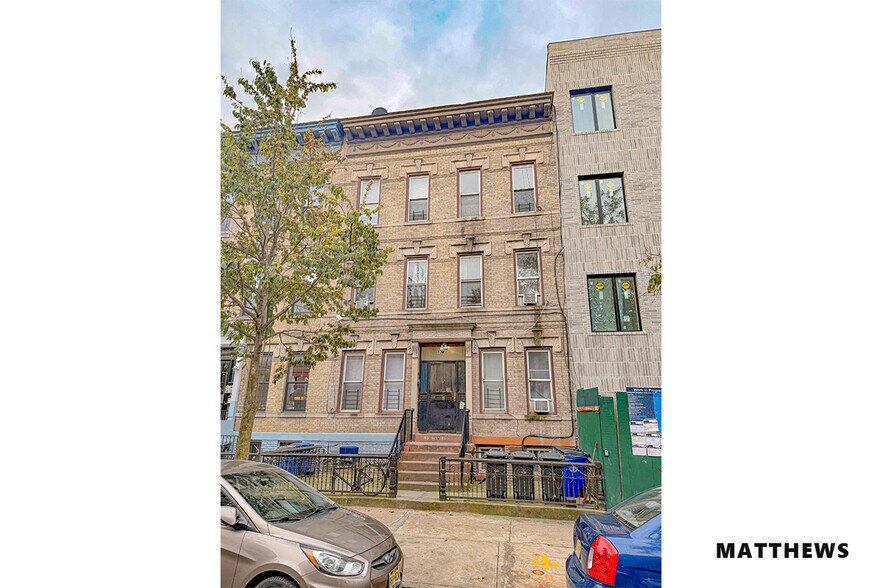 538 Bainbridge St, Brooklyn, NY à vendre - Photo de l’immeuble – Image 2 sur 3