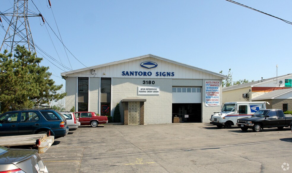 3180 Genesee St, Buffalo, NY à vendre - Photo de l’immeuble – Image 2 sur 19