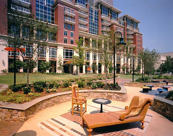 425-435 S Tryon St, Charlotte, NC à louer - Photo de l’immeuble – Image 2 sur 5