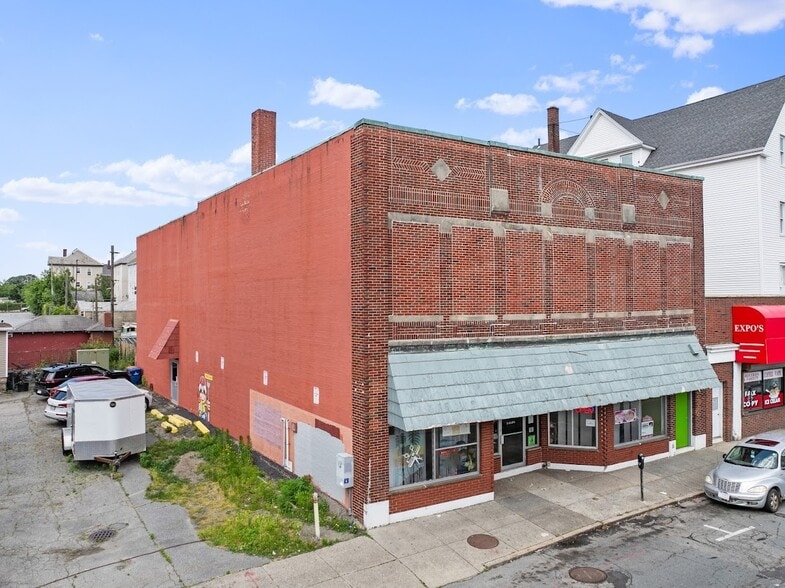 1637 Acushnet Ave, New Bedford, MA à vendre - Photo de l’immeuble – Image 1 sur 40