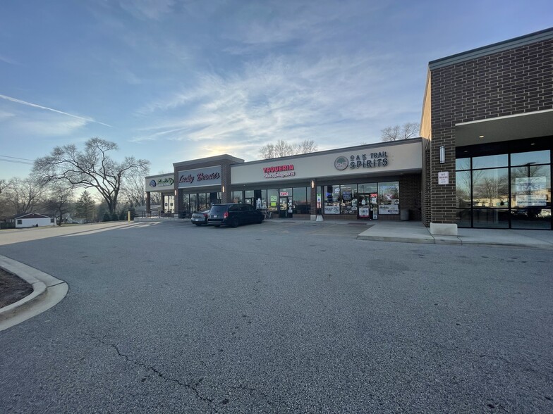 404-444 N Lake St, Mundelein, IL à louer - Photo de l’immeuble – Image 2 sur 4