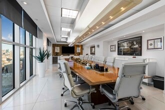 31-19 Newtown Ave, Astoria, NY à louer Photo intérieure– Image 2 sur 14