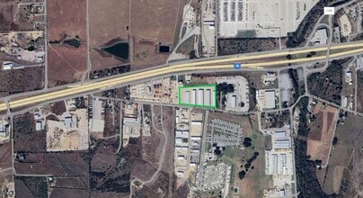 7990 Old Bastrop Rd, New Braunfels, TX à louer Photo de l’immeuble– Image 2 sur 4
