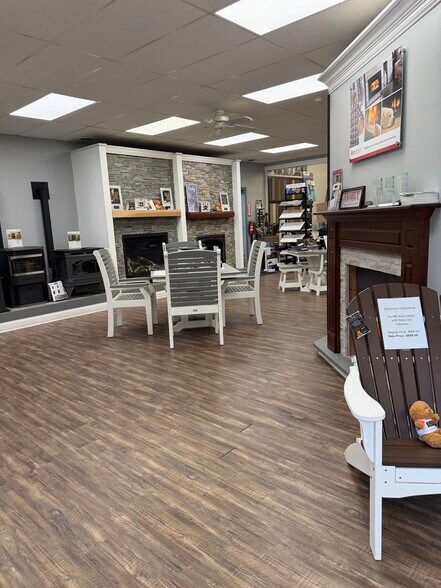 571 Broad St, New London, CT à louer - Photo de l’immeuble – Image 3 sur 19