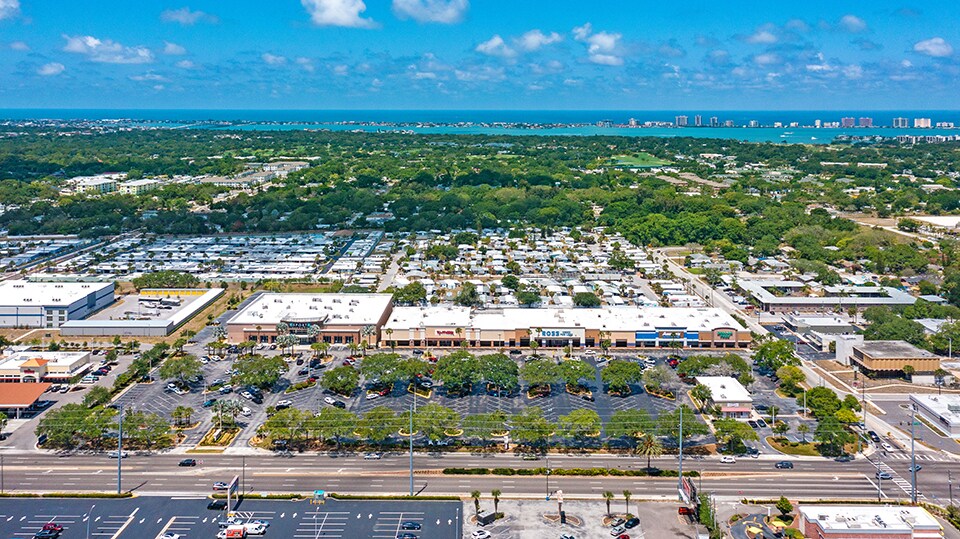 1229 Missouri Ave N, Largo, FL à vendre - Photo de l’immeuble – Image 2 sur 8