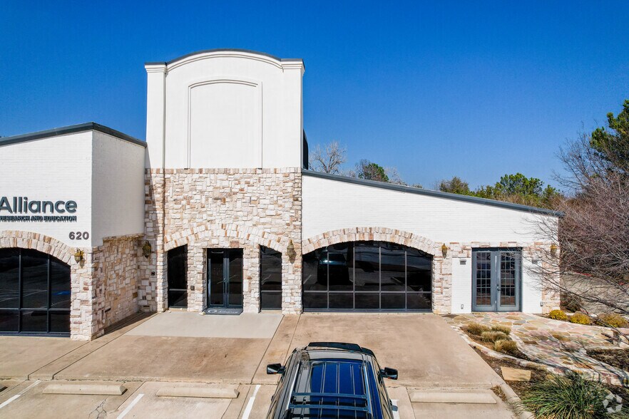 620 E Southlake Blvd, Southlake, TX à louer - Photo de l’immeuble – Image 3 sur 4