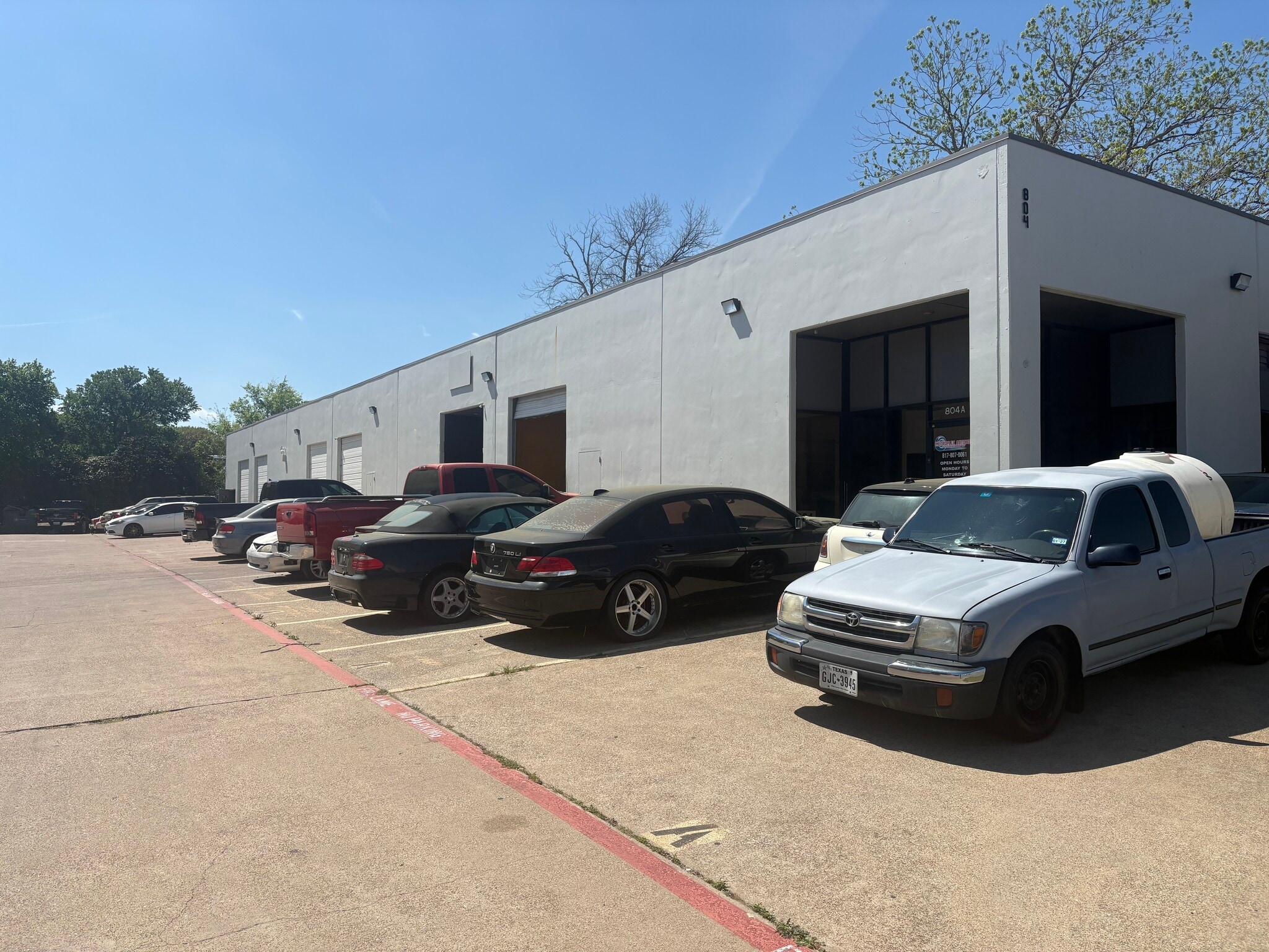 800-804 Secretary Dr, Arlington, TX à louer Photo de l’immeuble– Image 1 sur 3