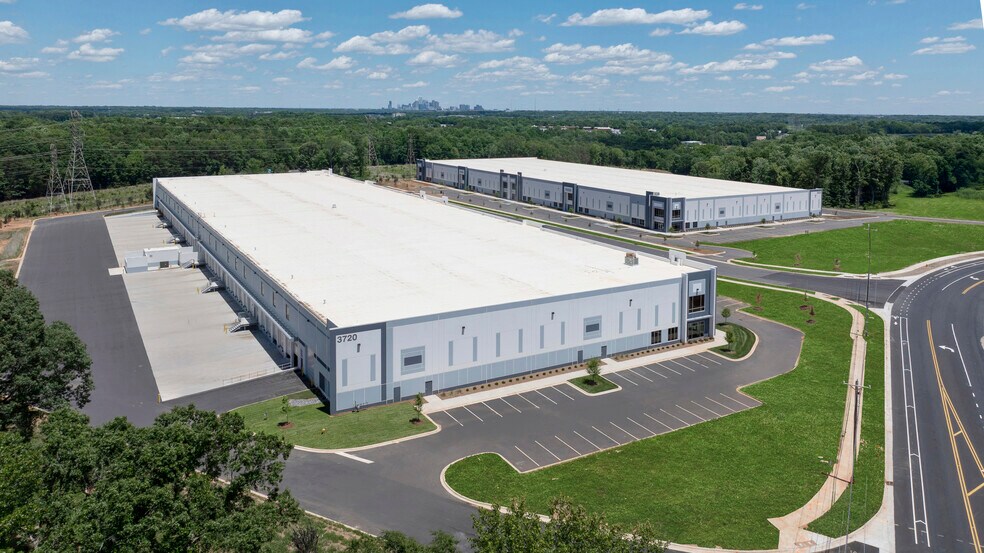3720 Shopton Rd, Charlotte, NC à louer - Photo de l’immeuble – Image 3 sur 7