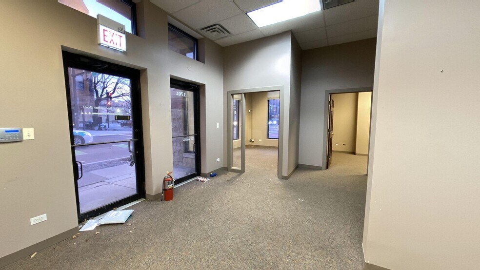 1701 W Belmont Ave, Chicago, IL à vendre - Photo intérieure – Image 3 sur 4