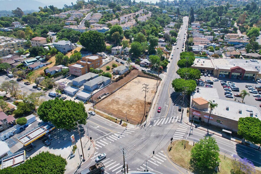 6000 Monterey Rd, Los Angeles, CA à vendre - Photo de l’immeuble – Image 3 sur 29