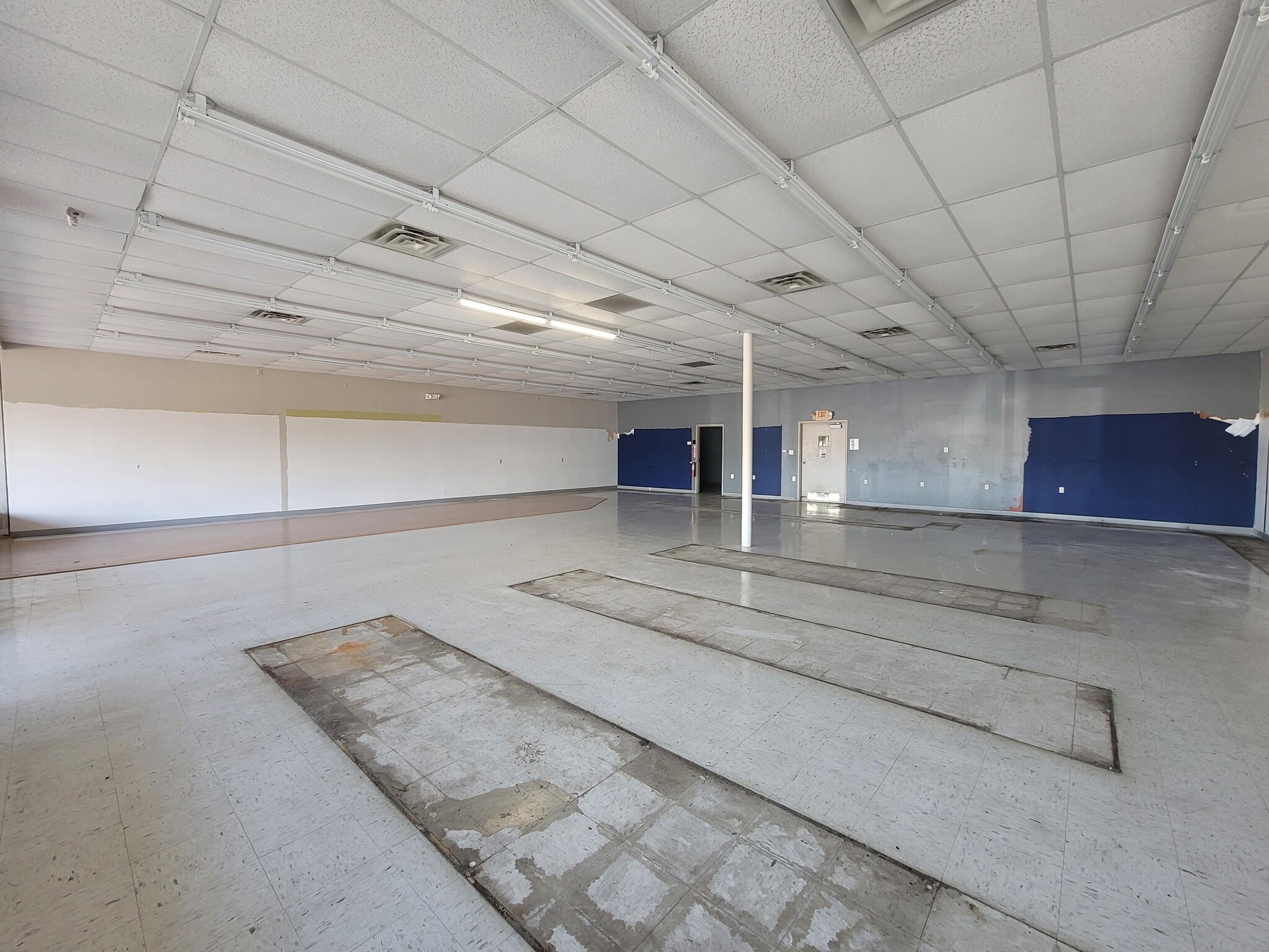 875 Mantua Pike, Deptford, NJ à louer Photo intérieure– Image 1 sur 7