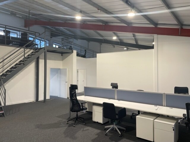 32 Research Park N, Currie à louer - Photo de l’immeuble – Image 2 sur 4