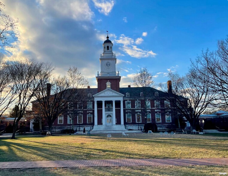 JHU Student Housing portefeuille de 2 biens à vendre sur LoopNet.fr - Photo de l’immeuble – Image 2 sur 7