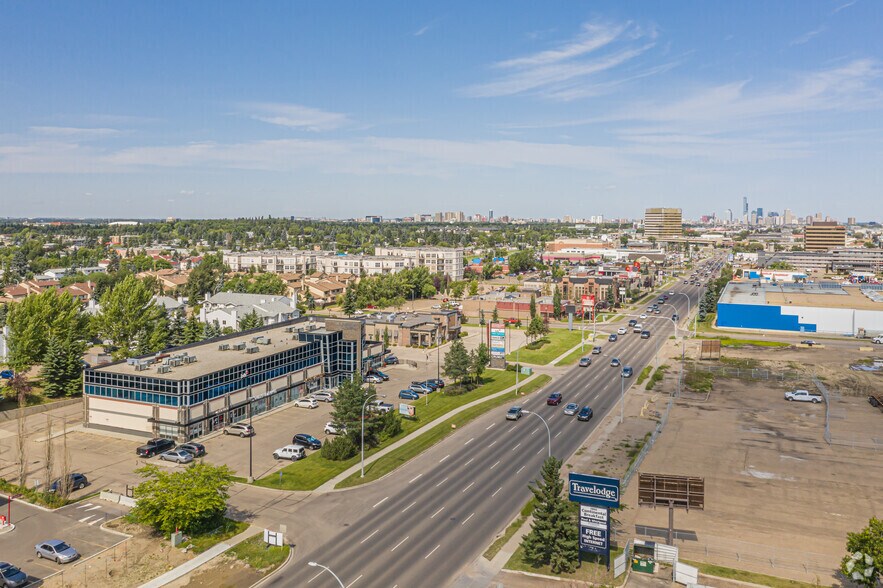 4628-4640 Calgary Trl NW, Edmonton, AB à louer - Aérien – Image 3 sur 5
