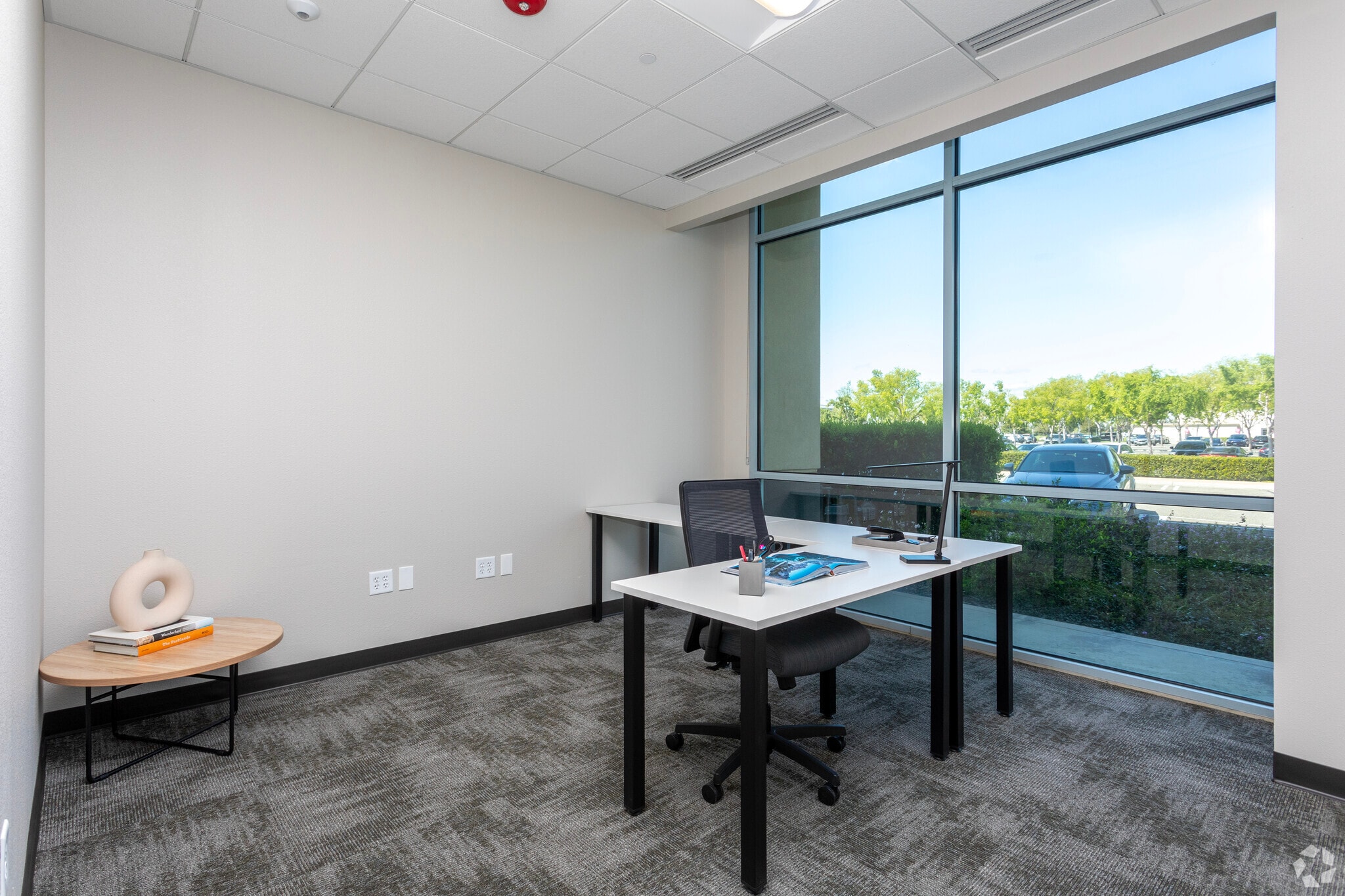 265 E River Park Cir, Fresno, CA à louer Photo intérieure– Image 1 sur 2