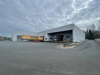 Plus de détails pour Local d'activités à louer