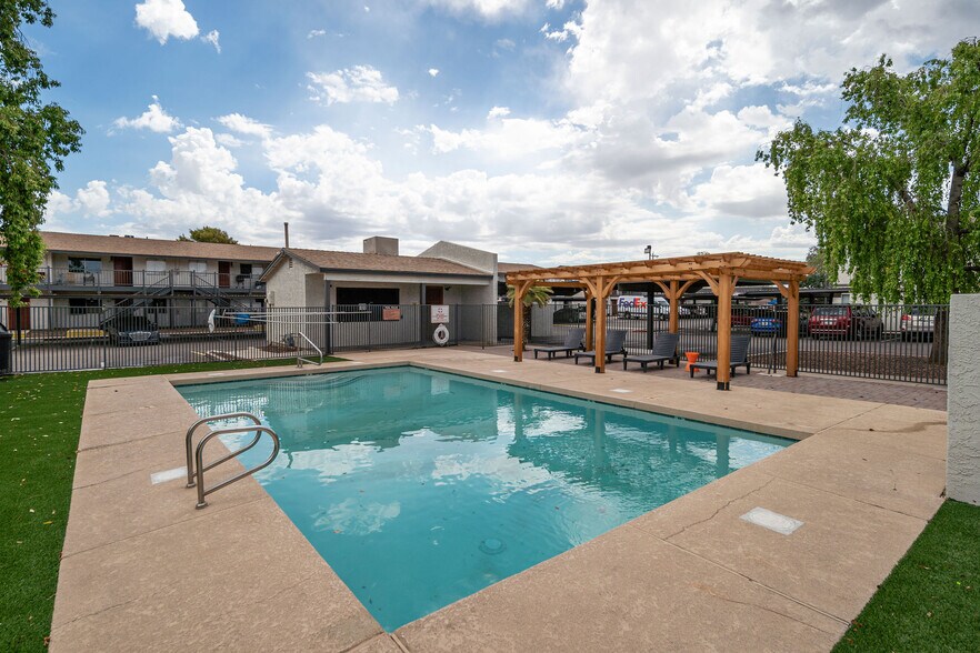 6220 W Ocotillo Rd, Glendale, AZ à vendre - Photo de l’immeuble – Image 2 sur 29