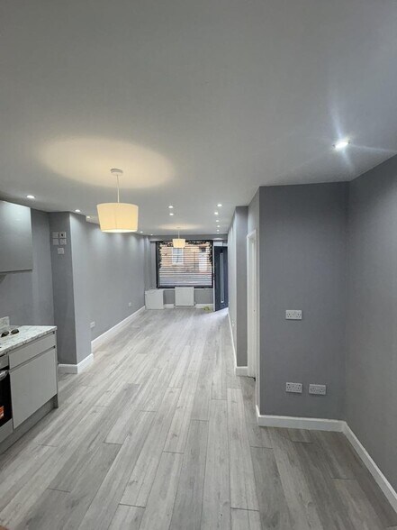 5 Parish Ln, Londres à louer - Photo de l’immeuble – Image 2 sur 2