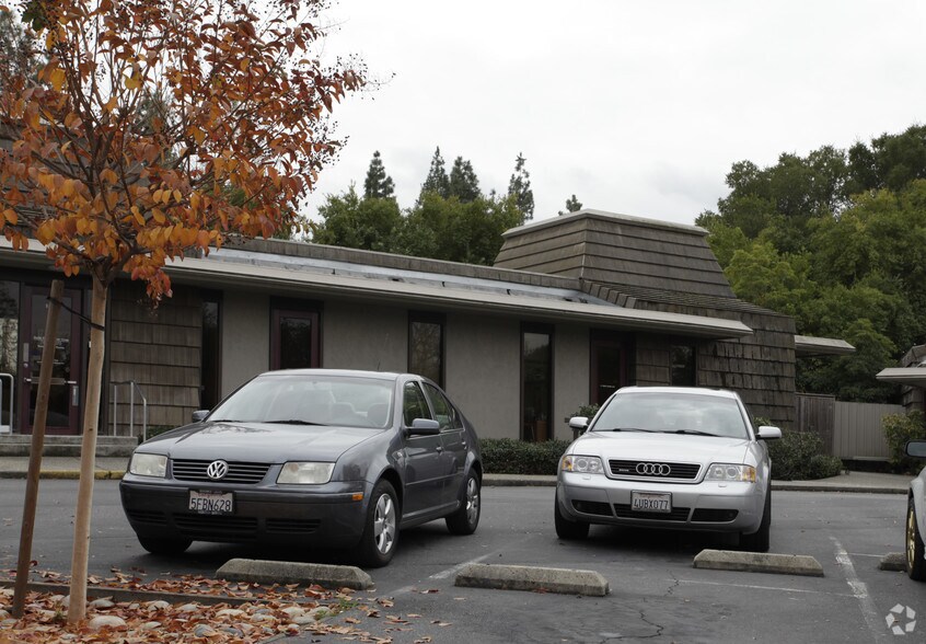 1816 San Miguel Dr, Walnut Creek, CA à louer - Photo de l’immeuble – Image 2 sur 11