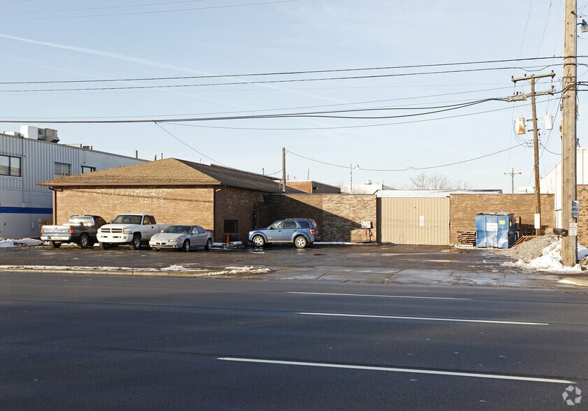 21201 Telegraph Rd, Southfield, MI à louer - Photo principale – Image 3 sur 23