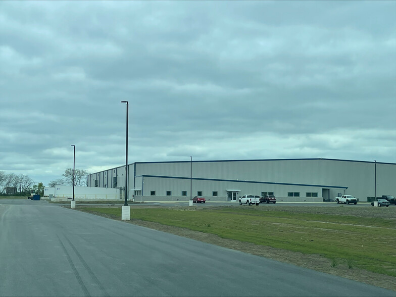 1255 Production Dr, Van Wert, OH à louer - Photo de l’immeuble – Image 2 sur 7