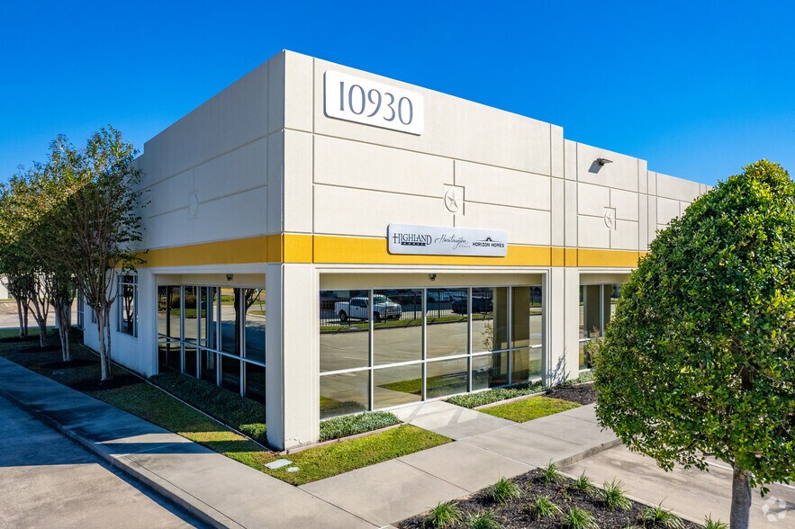 10930 W Sam Houston Pky N, Houston, TX à louer - Photo principale – Image 1 sur 9