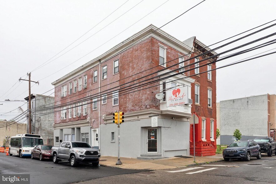 1633 W Oxford St, Philadelphia, PA à vendre - Photo de l’immeuble – Image 2 sur 66